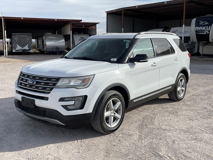 2017-ford-explorer-image-1