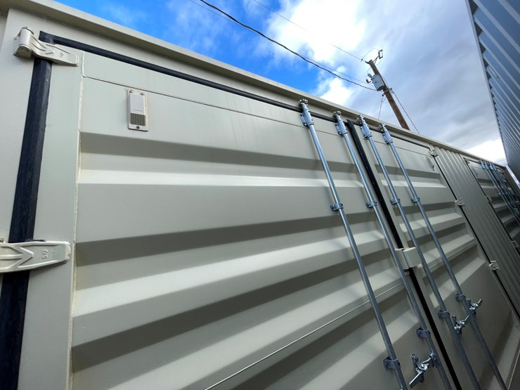 #200c-•-40'-container-image-51