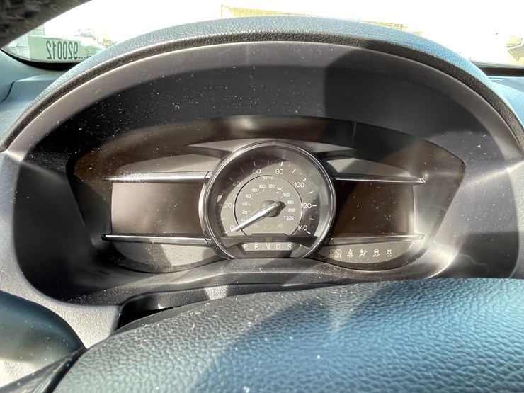 2017-ford-explorer-image-70