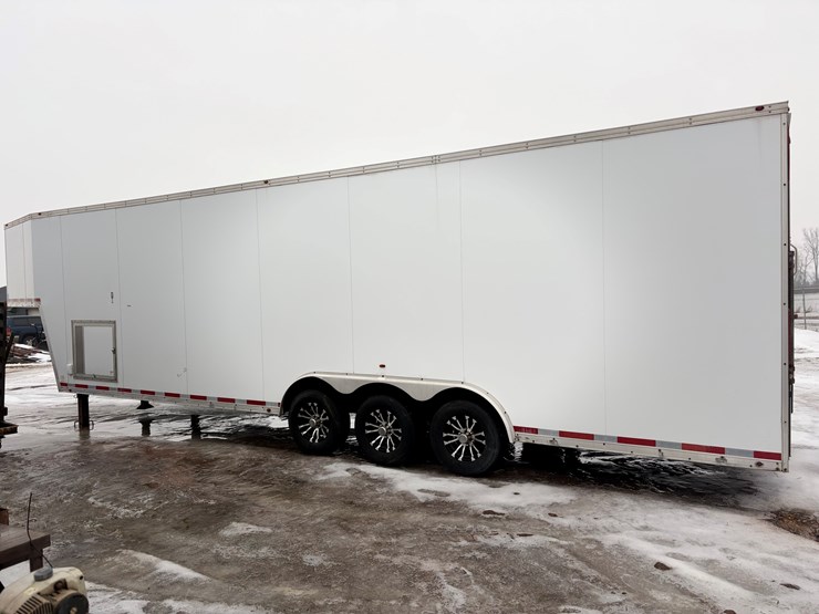 #355-•-2018-vintage-enclosed-trailer-(has-mn-title)-(clintonville,-wi)-image-8