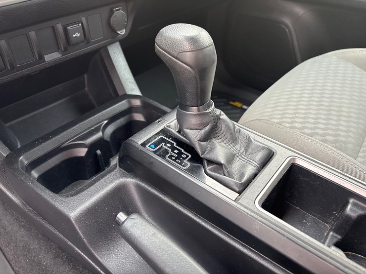 2022-toyota-tacoma-image-10