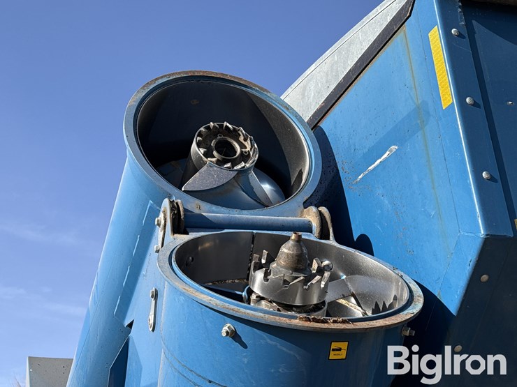 2010-kinze-1050-image-16