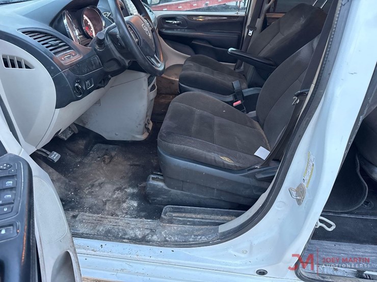 2019-dodge-grand-caravan-image-18