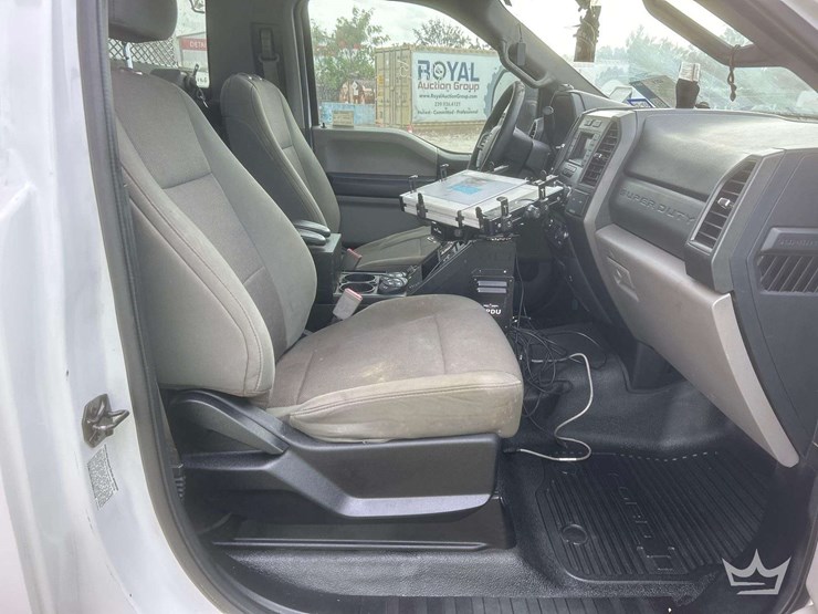 2019-ford-f550-image-26