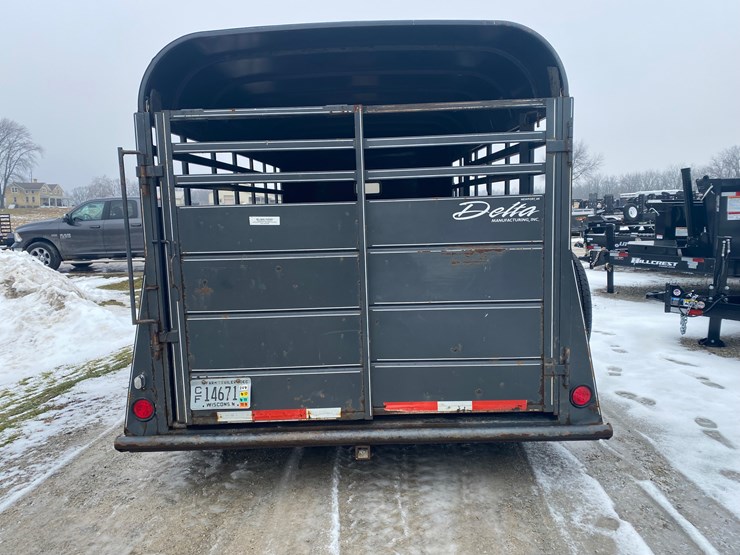 #360-•-2004-delta-stock-trailer-(has-wi-title)-(helenville,-wi)-image-4