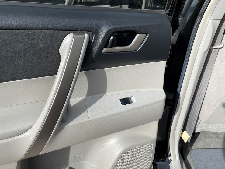 2008-toyota-highlander-image-57