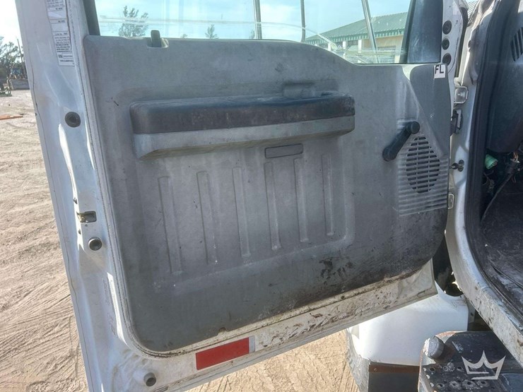 2011-ford-f750-image-13