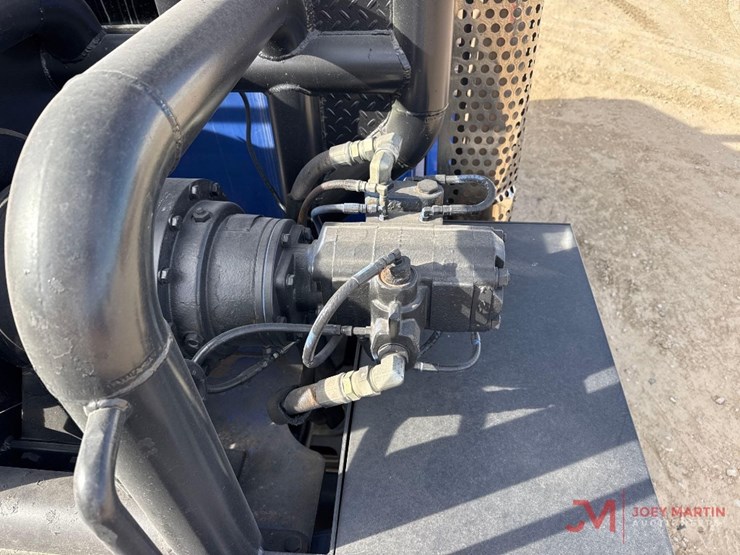 2013-kenworth-t800-image-16