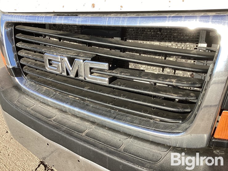 2017-gmc-2500-image-10