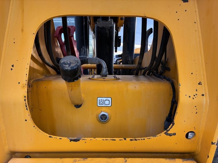 jcb-telescopic-reach-lift-image-12