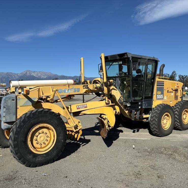 2004 KOMATSU GD555