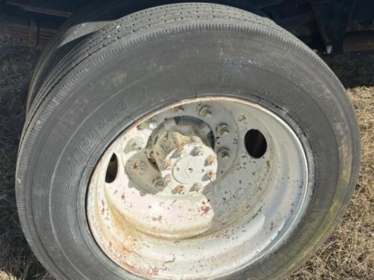 1995-international-4700-image-8