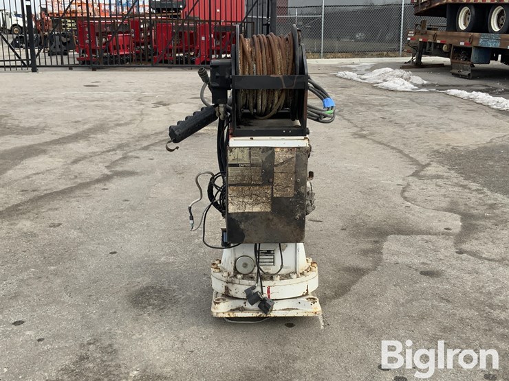 2001-maxilift-cobra-8805-telescoping-boom-w/remote-image-6