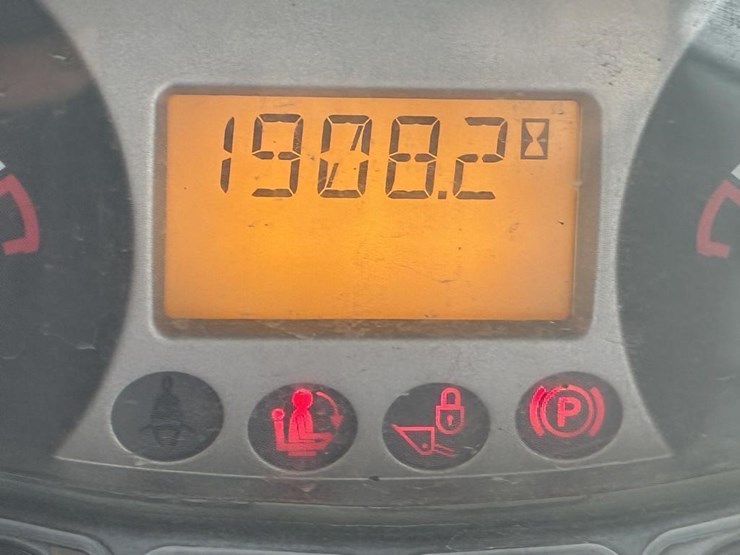 2018-bobcat-s570-image-19