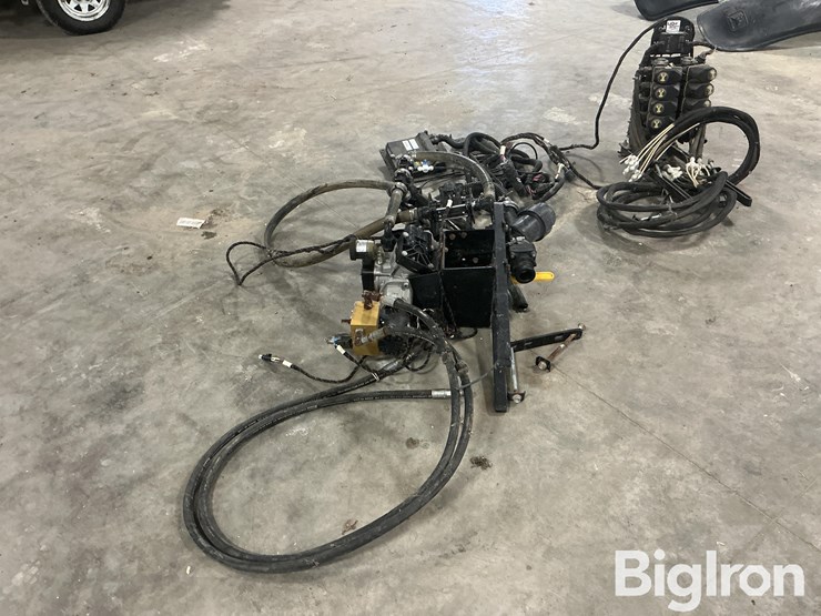 2017-john-deere-2000-image-3