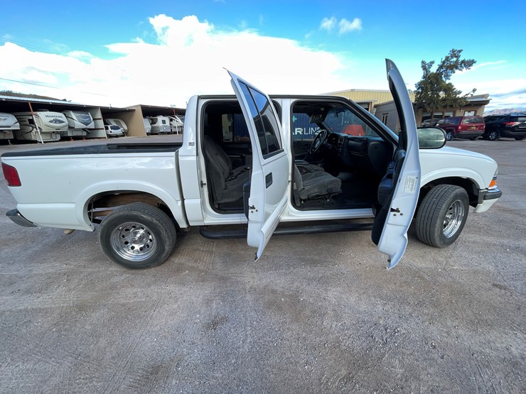 2002-chevrolet-s10-image-98