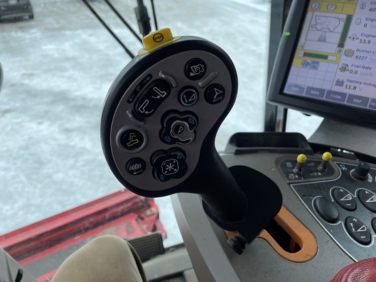 2017-case-ih-7240-image-59