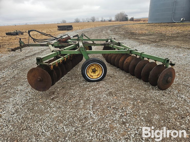 john-deere-bw-image-9