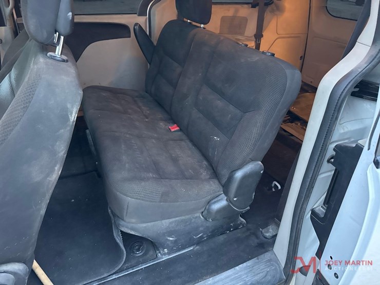 2019-dodge-grand-caravan-image-16