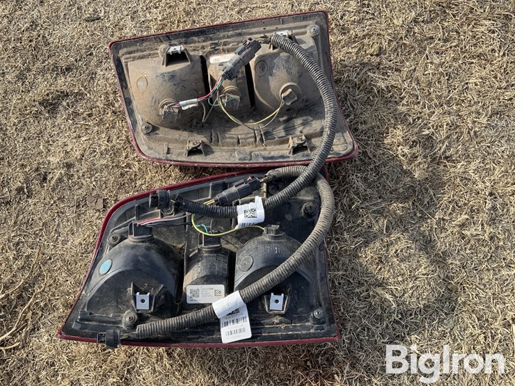 2019-ram-hd-taillights-image-11