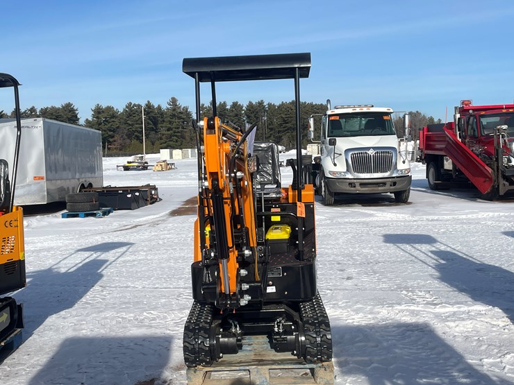 #134-•-miva-va13-mini-excavator-(mosinee,-wi)-image-2