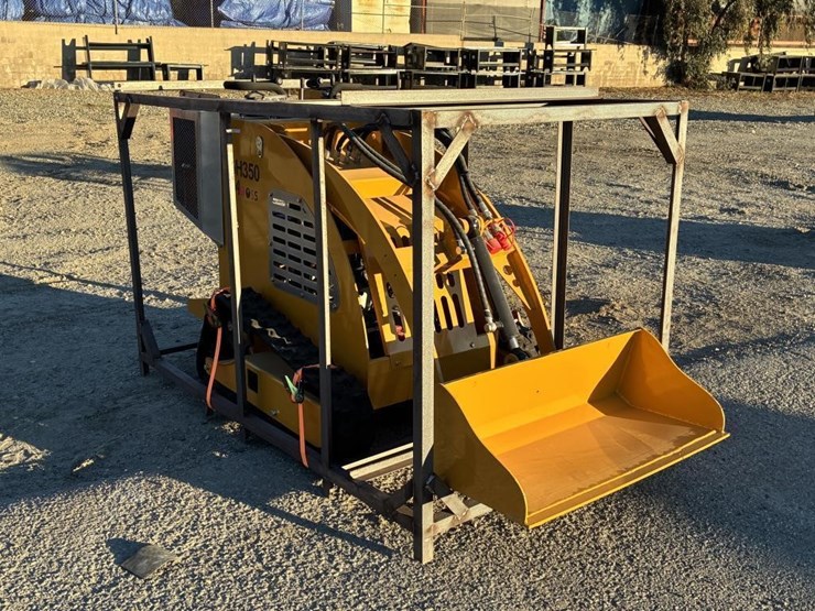 2025-aboss-gh350-skid-steertrack-loader-image-2