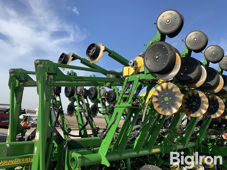 2010-john-deere-1790-ccs-image-13