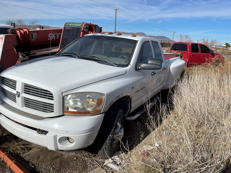 2006-dodge-3500-image-1