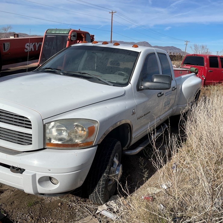 2006 DODGE 3500