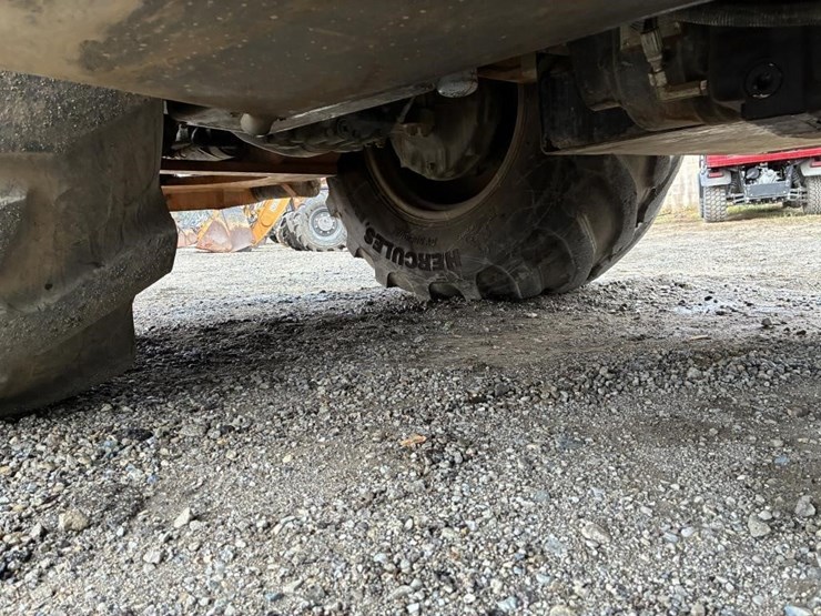 2019-case-580sn-image-18