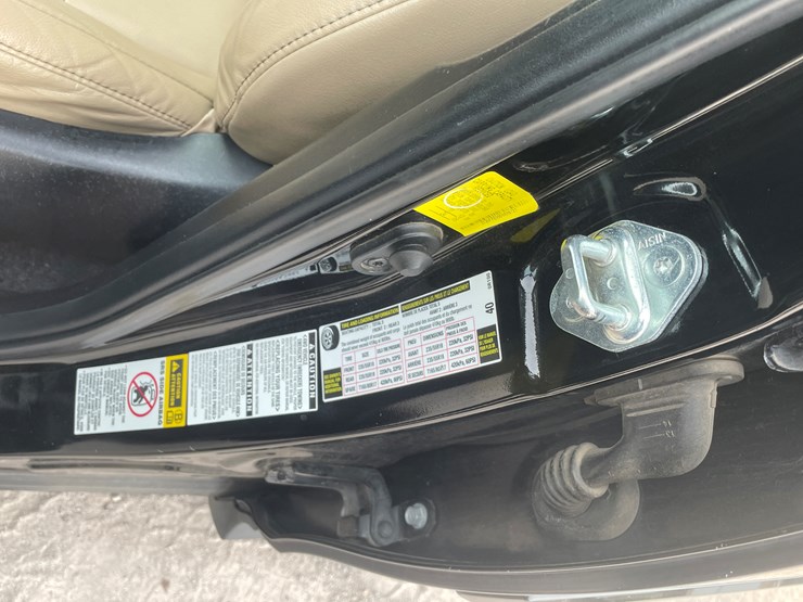 2013-toyota-rav4-image-23