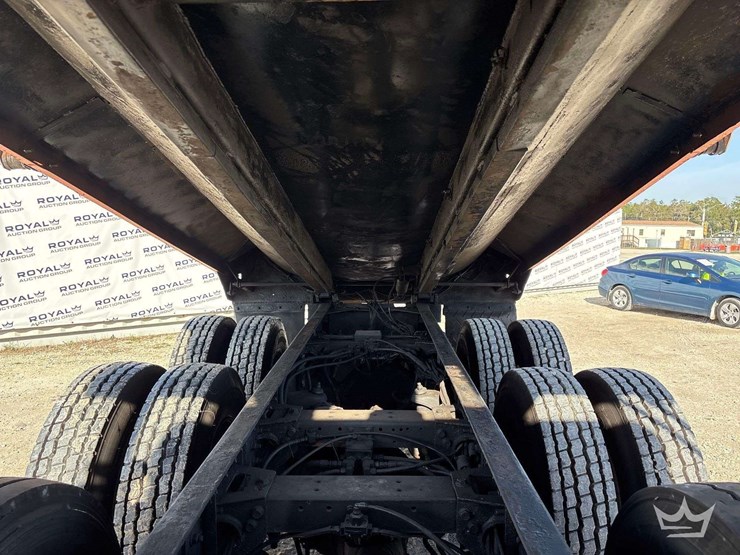 2000-peterbilt-378-image-12