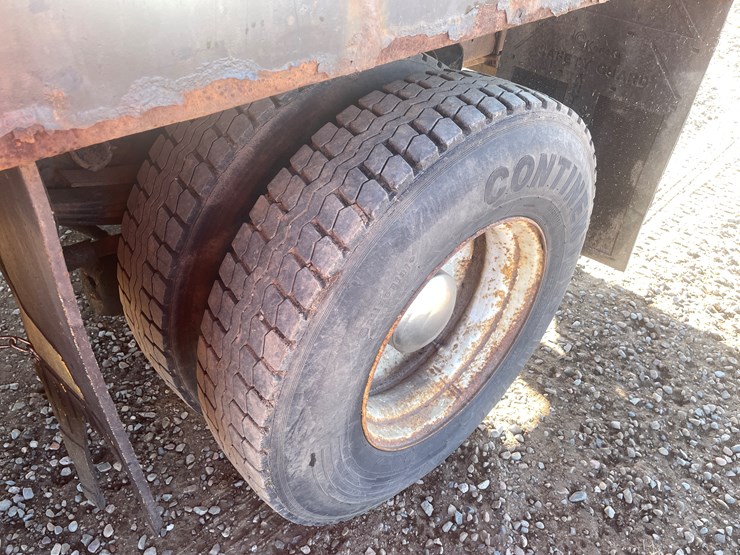 2006-kenworth-t300-image-10