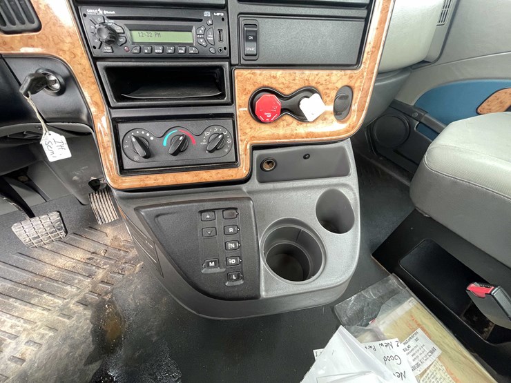 2014-international-prostar-image-80