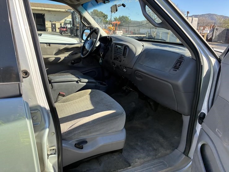 2000-ford-expedition-image-10