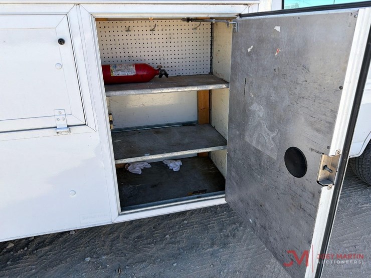 2013-chevrolet-3500-image-19