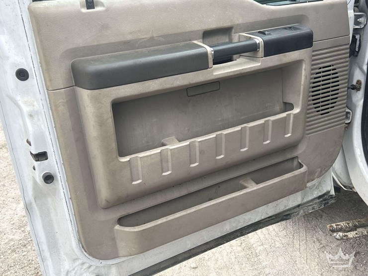 2008-ford-f550-image-17