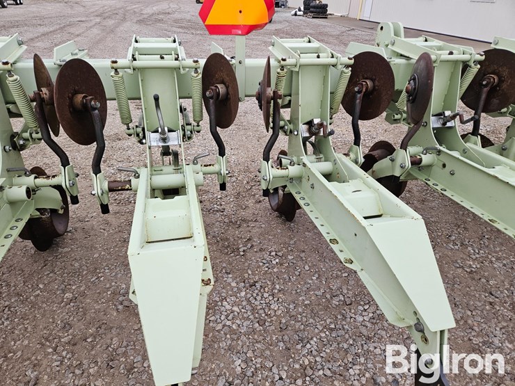 orthman-835-002-8r30-high-clearance-cultivator-image-18