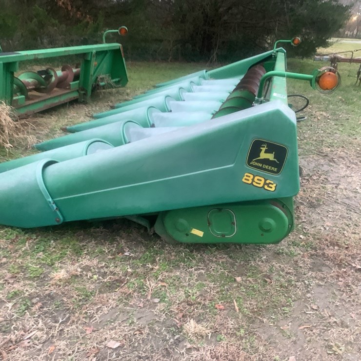 JOHN DEERE 893