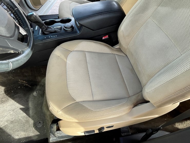 2017-ford-explorer-image-62