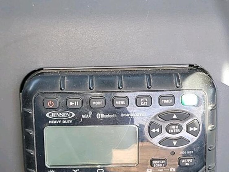 2019-kubota-svl95-2s-image-16