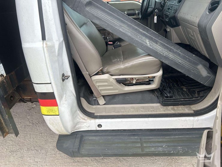 2008-ford-f550-image-21