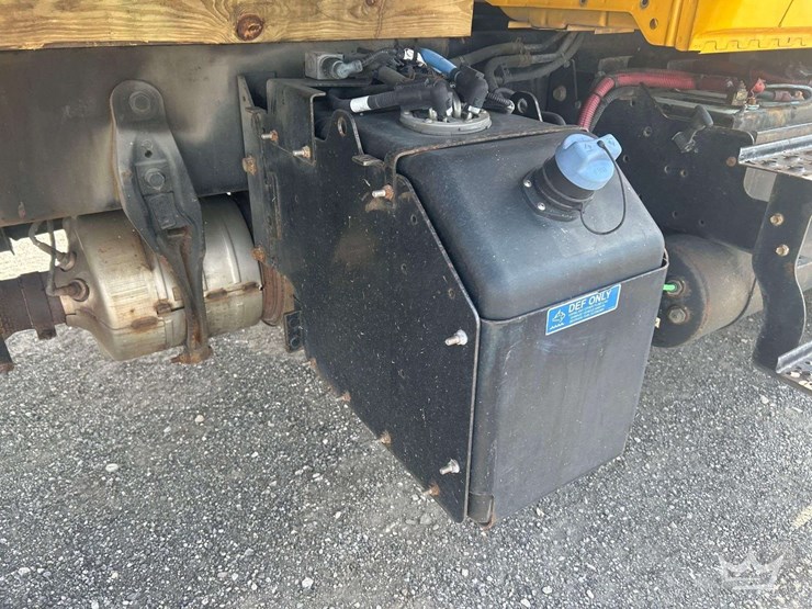 2019-international-durastar-4300-image-25