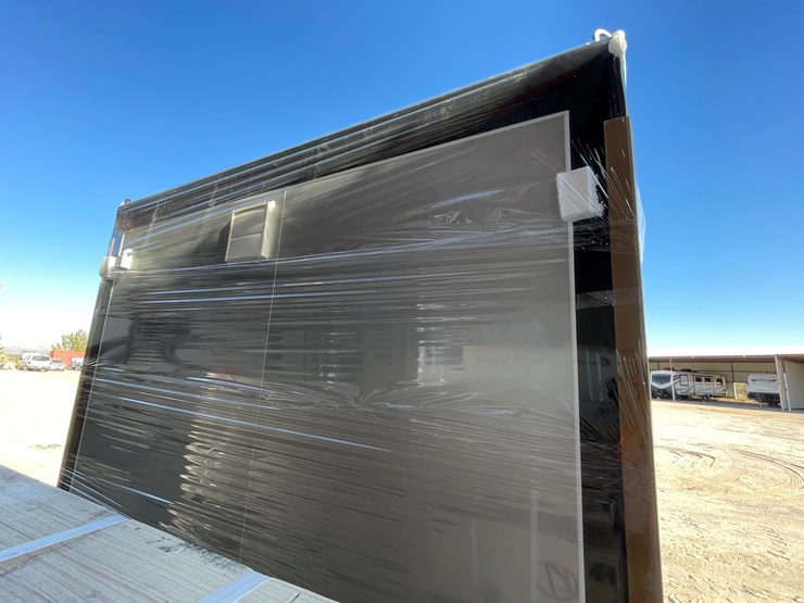 #3850-•-portable-restroom-image-8