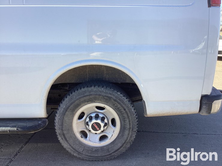 2017-gmc-2500-image-19