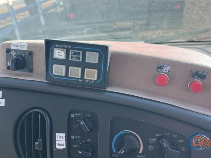 2005-ford-e350-image-17