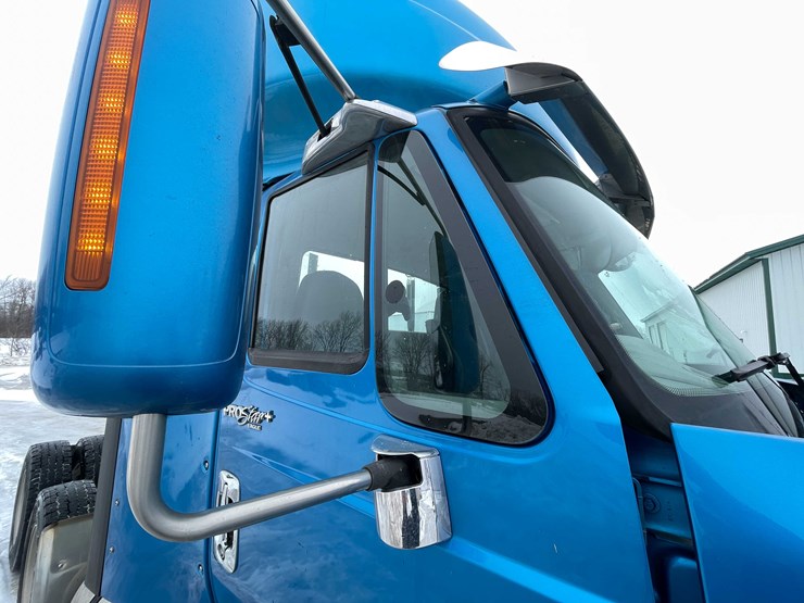 2014-international-prostar-image-29