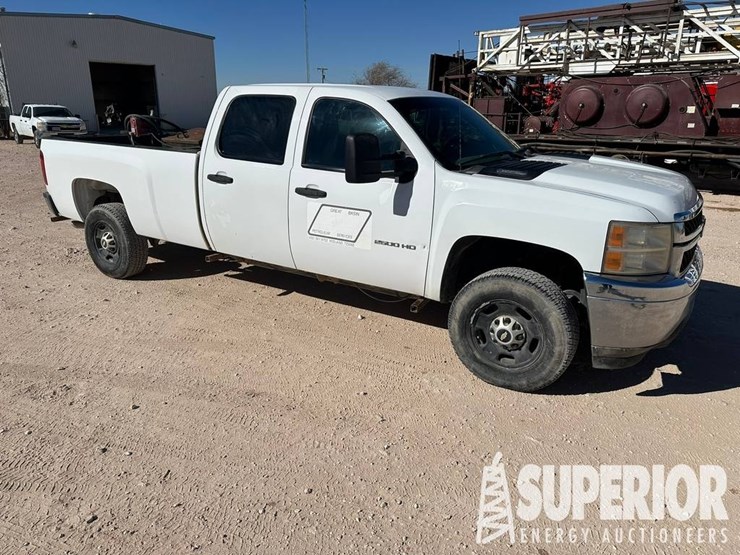 2013-chevrolet-2500hd-image-8