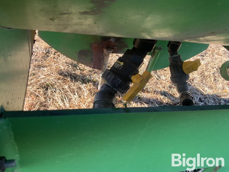 john-deere-8235r-image-13