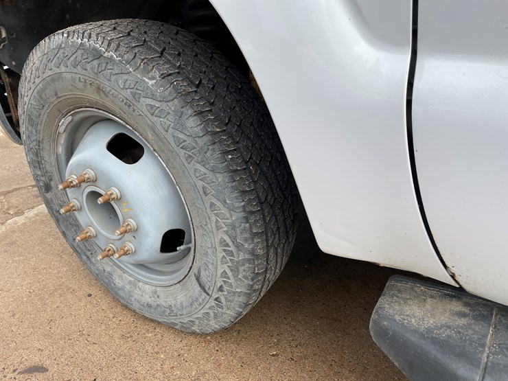 #330-•-2012-f350-super-duty-cab-and-chassis-pickup-(has-wi-title)(custer,-wi)-image-17